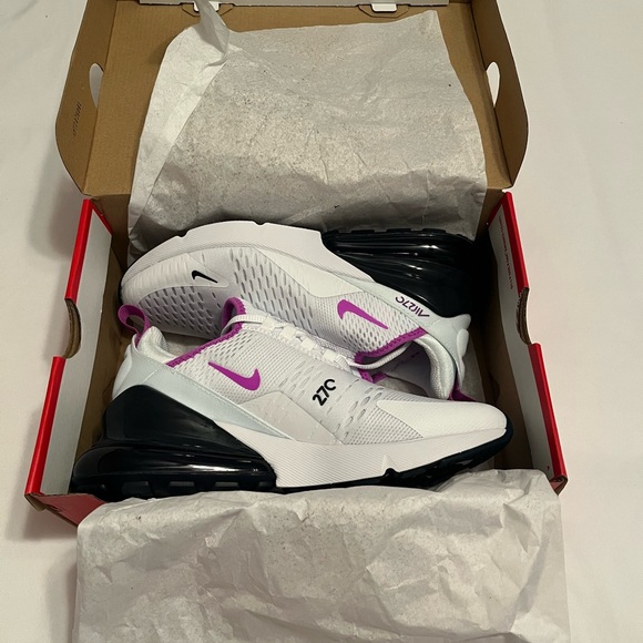 Nike Air Max 270 7-Youth/9-Women - Picture 3 of 5